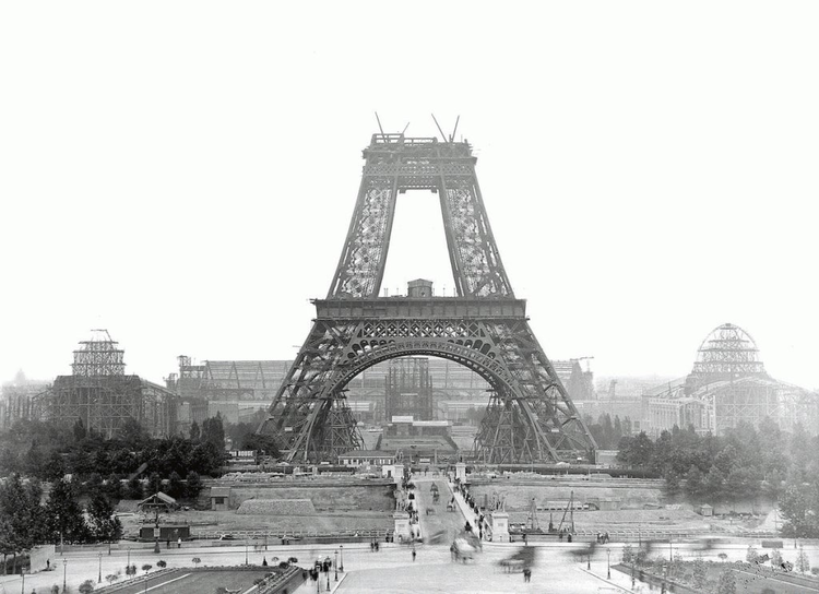 0_eiffel-tower