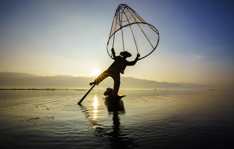 Fishermen in Inle Lake at sunrise, Shan State, Myanmar