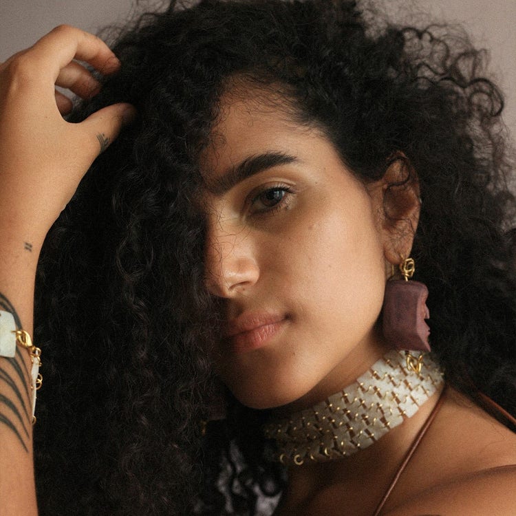 Photo of Amanda Lobos.