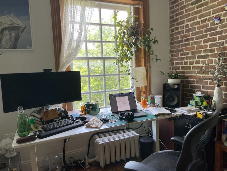 Image of the office space of Daniel Antebi.