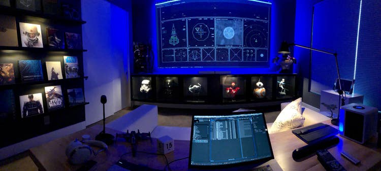 Jayse Hansen’s workspace.