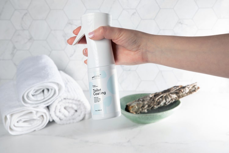 Cleaning produxt of spotLESS Materials, a startup specializing in super-slippery coatings that repel liquid and prevent adhesion.