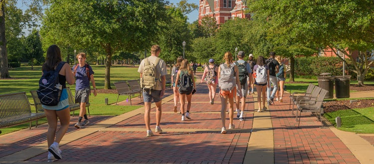 Image of Auburn University students walking.