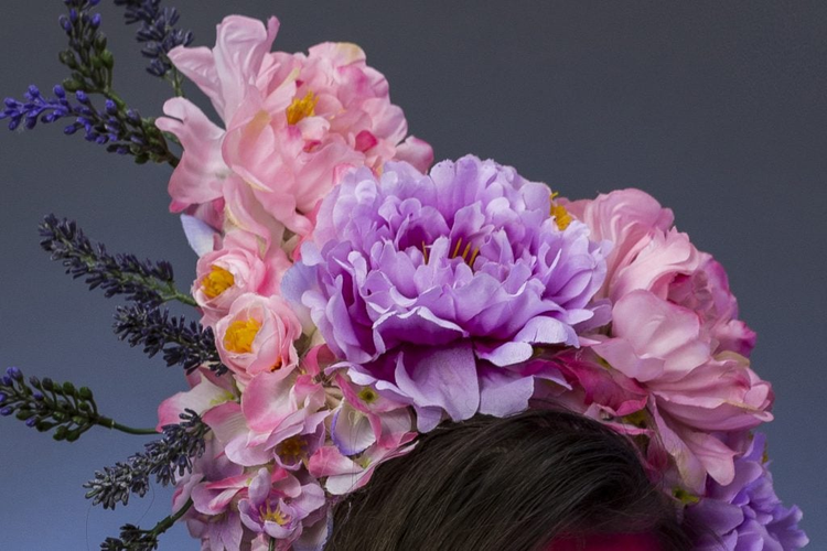 ramo de flores de color rosa y morado