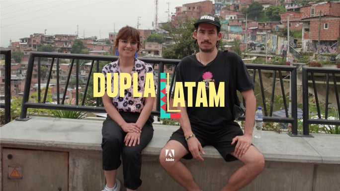 Foto de los artistas latinoamericanos Kathiuska y La Plaga Invade, trabajando juntos en una pieza digital