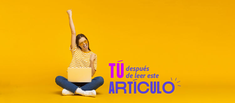 Persona feliz frente a computador
