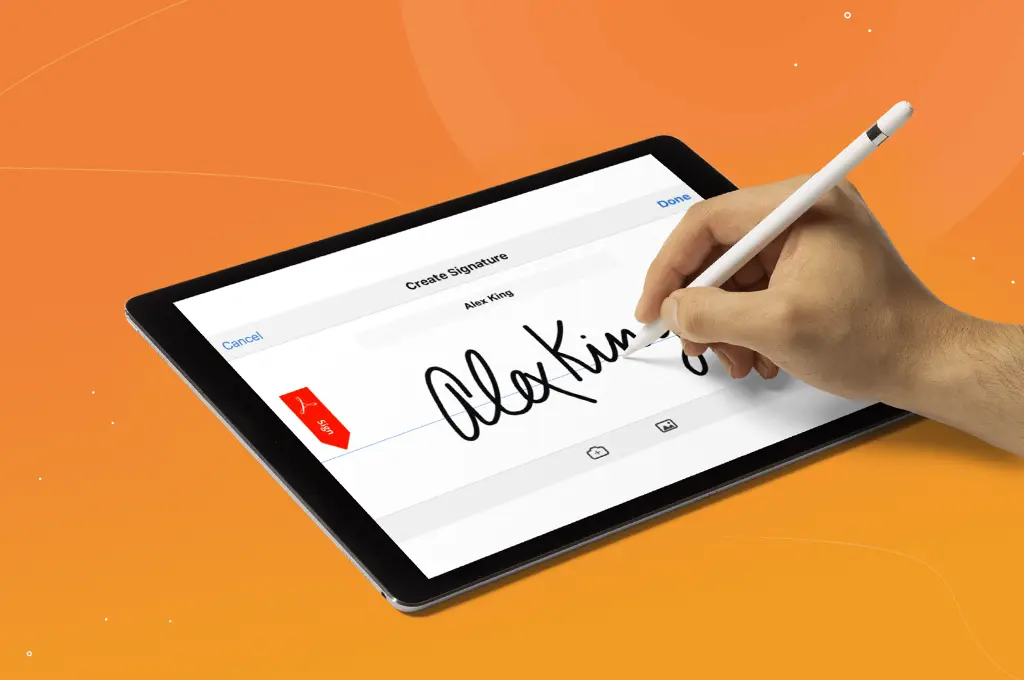 mano con una tablet haciendo firma electrónica sobre fondo neutro