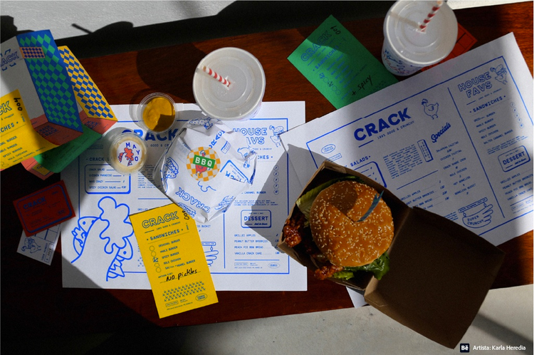 Diseno de empaque para hamburguesas con una caja colorida que tiene ilustraciones de pollos, un delipaper blanco con textos azules y stickers