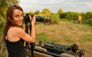 Shooting video dans une reserve d'Afrique-crédit Boris Monod