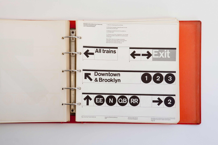 矢印の組み合わせ方の例を示すニューヨーク市都市交通局の標準マニュアルの1ページ。
