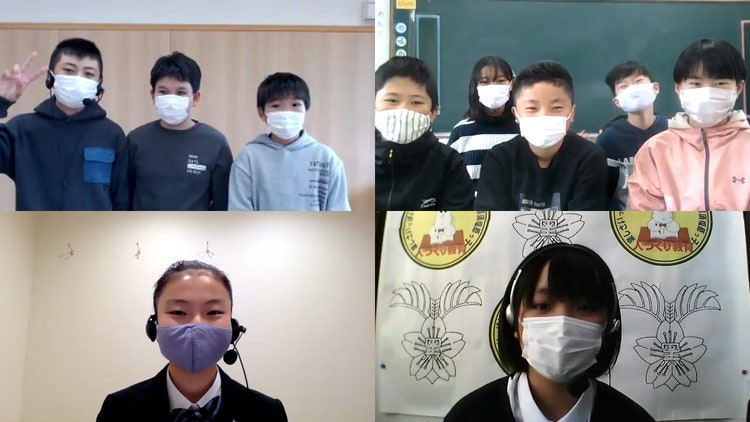 ポーズをとる男性たち 中程度の精度で自動的に生成された説明