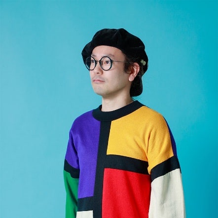 A person wearing glasses Description automatically generated with low confidence