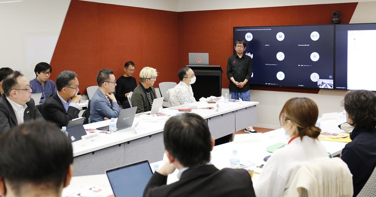 貂明朝アンチック意見交換会の様子