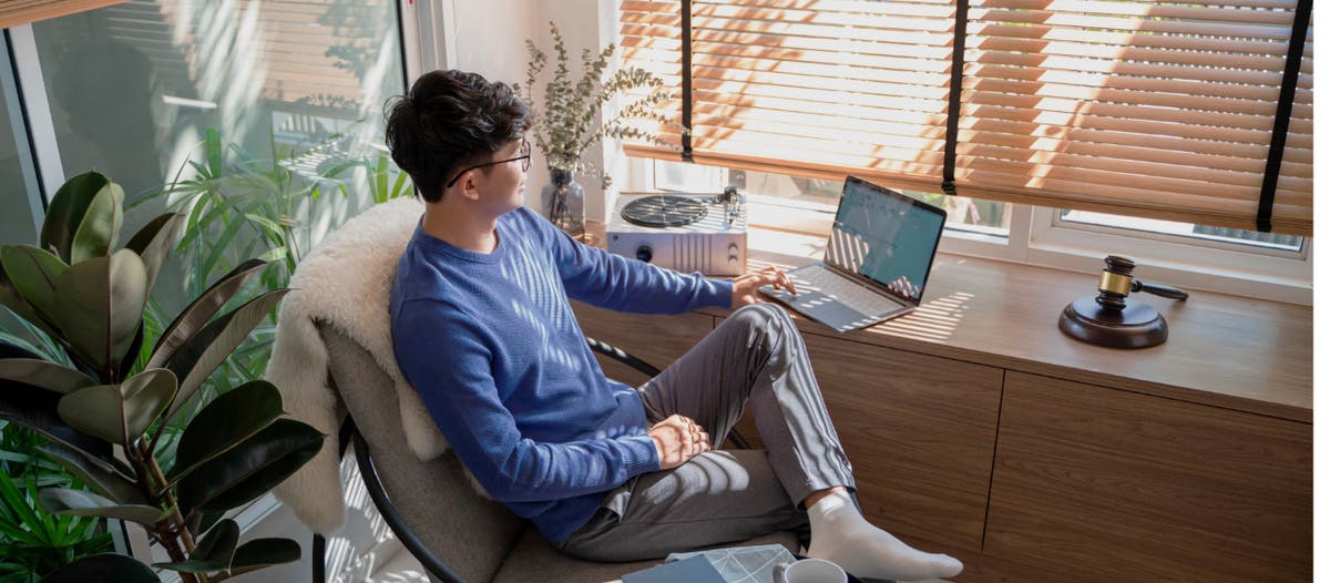 フリーランス新法の準備はOK？ Acrobatの電子サイン機能で法律遵守を