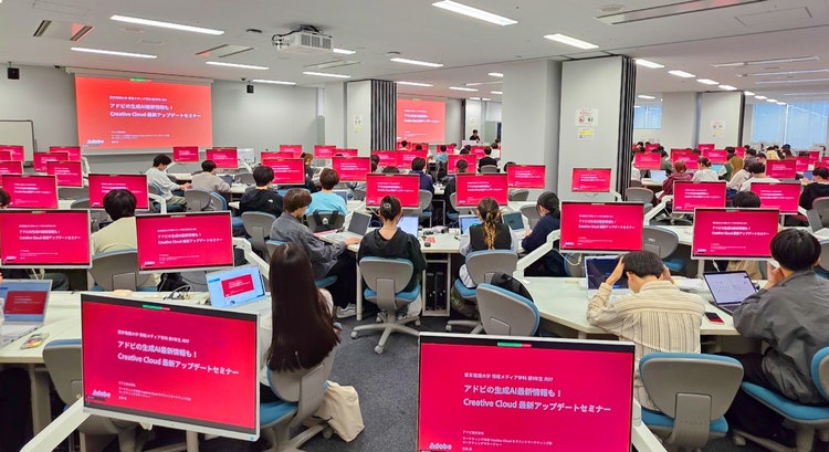 屋内, 天井, テーブル, 部屋 が含まれている画像 AI によって生成されたコンテンツは間違っている可能性があります。