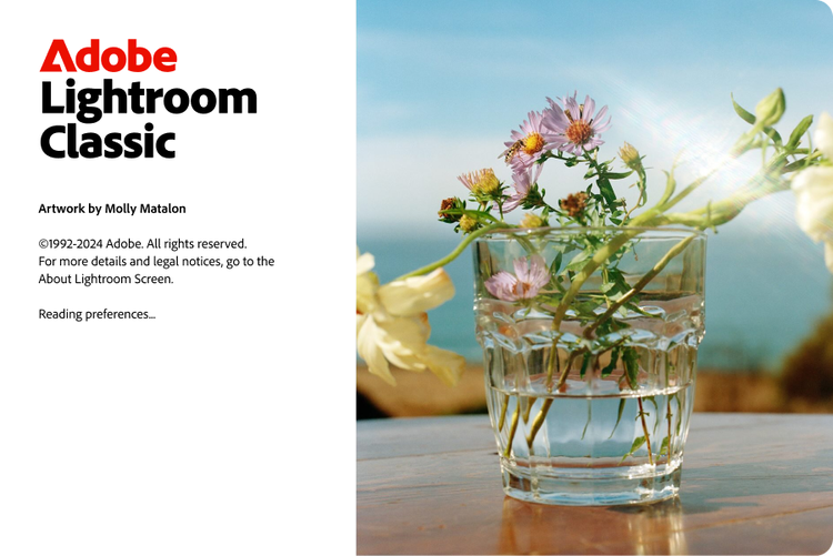 瓶に入った花 AI 生成コンテンツは誤りを含む可能性があります。