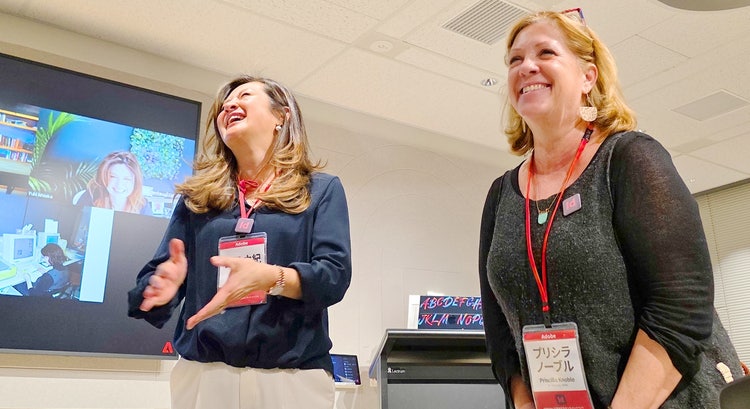 人, 屋内, 女性, 男 が含まれている画像 AI 生成コンテンツは誤りを含む可能性があります。